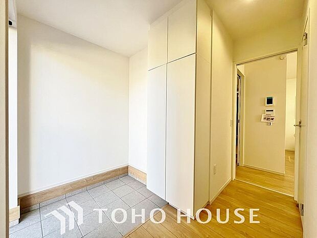 ダウンライトを使用しお洒落に演出。帰りたくなる家をテーマに設計。いつも「人」と「家」の間に・・・。