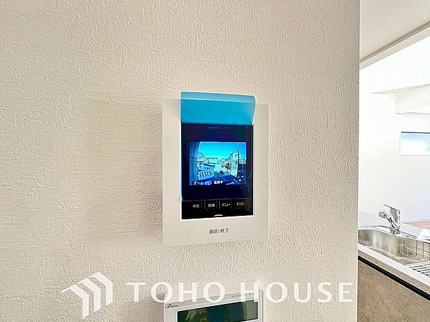 お子様の留守番時にも重宝する必須防犯アイテムです。留守中＆在宅中も「見える安心」がそこにあります。