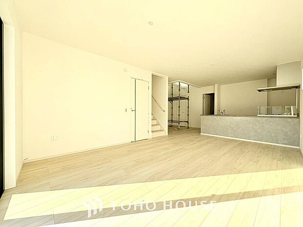 家は、ただ生活する場ではなく、笑顔の毎日、安らぎの日々のために、暮らしを愉しく、快適にする場所。