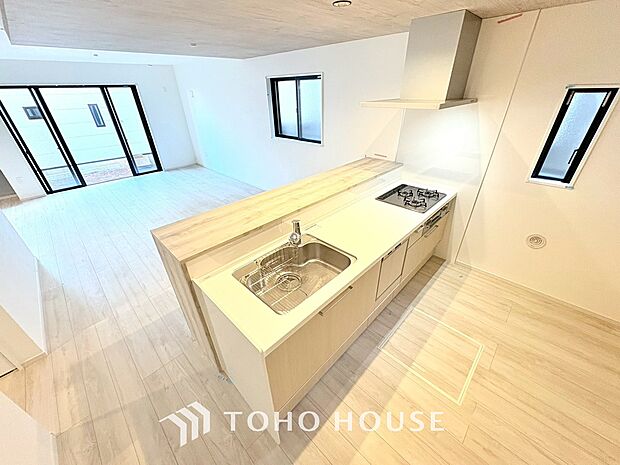 お料理の上手な方が、独壇場でお料理の腕を披露するスタイルに向いているキッチンです。