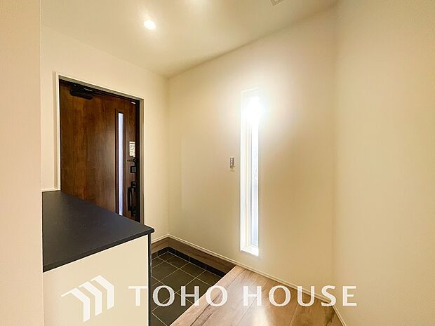 ダウンライトを使用しお洒落に演出。帰りたくなる家をテーマに設計。いつも「人」と「家」の間に・・・。