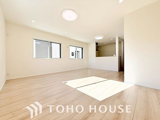 家族皆が集まる場所だからこそ、一番明るく使い勝手のいい空間に仕上げております。