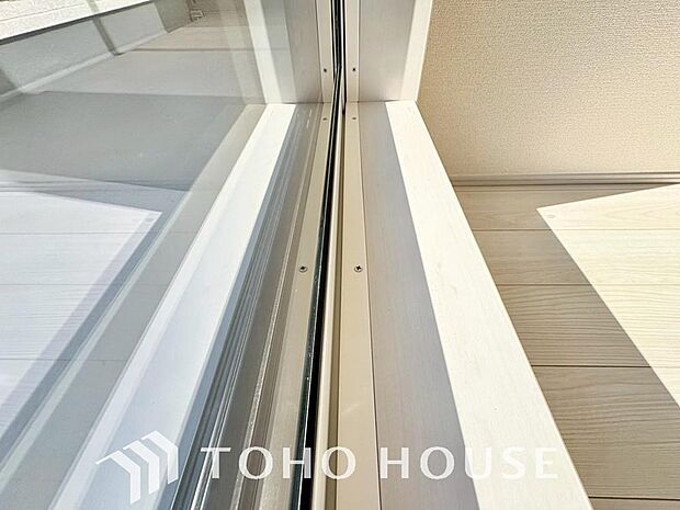 複層ガラスは結露を抑えたり、遮音にも効果を発揮します。