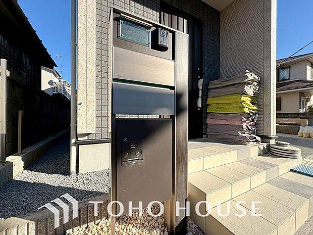 留守でも荷物が受け取れるため、共働きで昼間の宅配物の受け取りが困難な世帯や、インターネットショッピング等の通信販売をよく利用する人にニーズが高まっている。