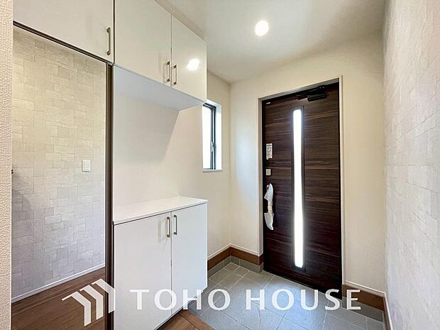 ダウンライトを使用しお洒落に演出。帰りたくなる家をテーマに設計。いつも「人」と「家」の間に・・・。