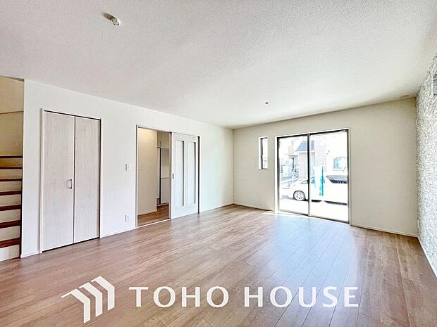 作り手の「気持ちの良いリビングでお過ごししていただきたい」という思いを感じさせます。