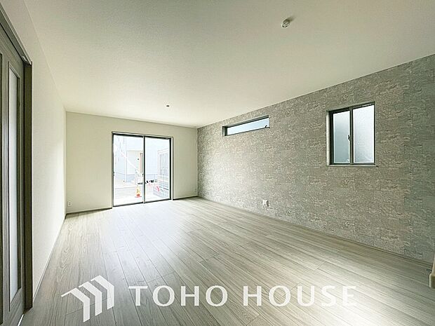 造りこんだ空間演出の妙が生み出す光と質のハーモニーはこの住宅のクオリティの良さを実感させてくれます。