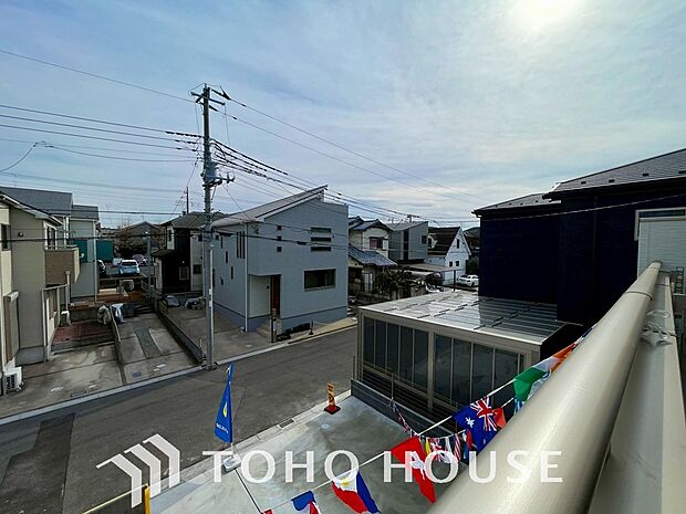 その豊かな眺望にふさわしい空間には、通風・採光にも優れ、心地よい光と風があふれています。