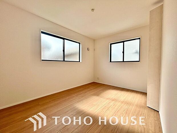 生活感を感じない空間では落ち着く事はできません。絶妙な雰囲気、配色、素材感を意識してコーディネート。