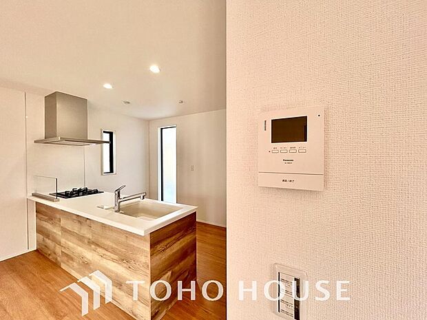 お子様の留守番時にも重宝する必須防犯アイテムです。留守中&在宅中も「見える安心」がそこにあります。