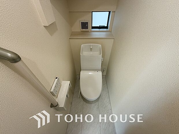 換気出来るよう、窓も完備。いつも清潔な空間であって頂けるよう配慮しました。