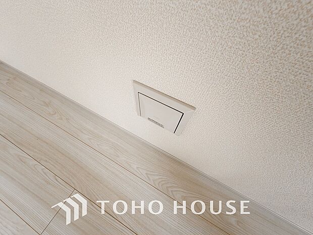 従来の自然換気とは異なり、強制的に室内の空気の入れ替えを自動的に行う事を可能とした「換気設備」のこと。