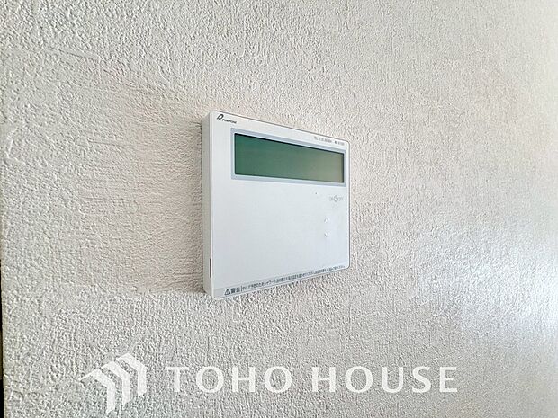 スイッチ1つで一定量の湯を浴槽に張ったり、保温や追い焚きをすることができる機能は何かと便利。