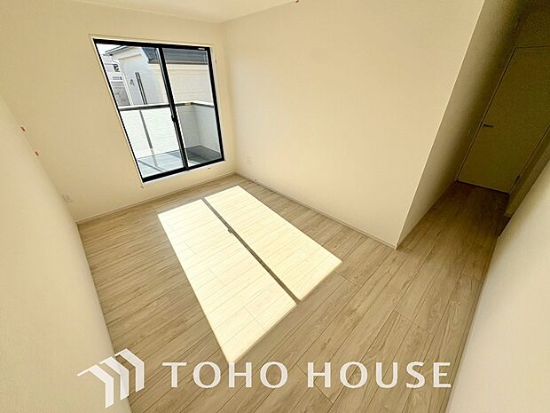 白を基調とした室内は、明るい住空間を造り出すだけでなく、清潔感をもたらしてくれます。