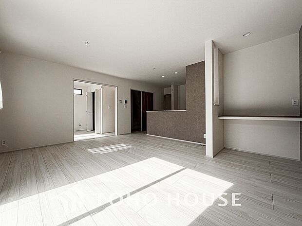 造りこんだ空間演出の妙が生み出す光と質のハーモニーはこの住宅のクオリティの良さを実感させてくれます。