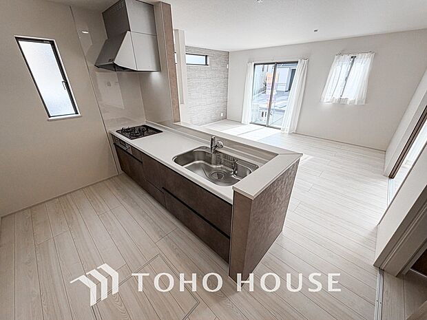 家は、ただ生活する場ではなく、笑顔の毎日、安らぎの日々のために、暮らしを愉しく、快適にする場所。