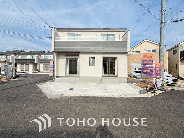 マンションとは違う敷地内駐車。ご主人様のお車のお手入れにも気合が入りますね。