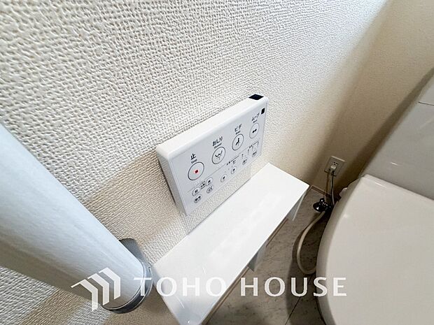 日本を訪れた外国の方で「使ってみて驚いた」と仰る方の多い、ウォシュレット。おしりを優しく洗ってくれるだけではなく、パワー脱臭機能なども備え、快適な空間を創出する機能もございます。