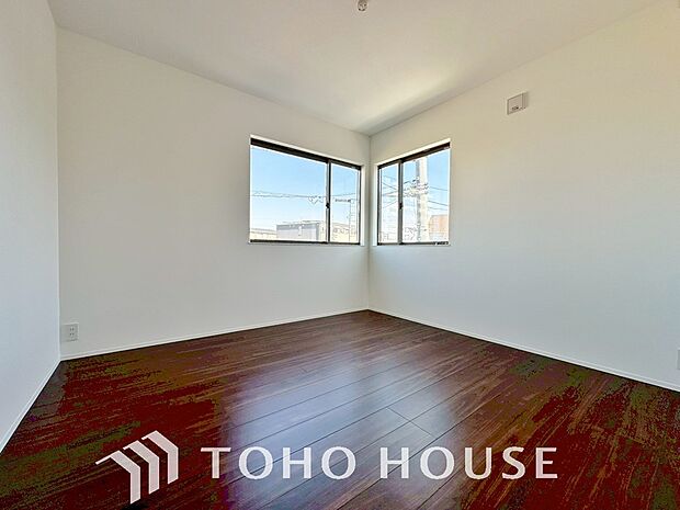 お子様の心と身体を見守る子供部屋として、小さな自立心を育むお部屋作りを見越してご覧下さい。