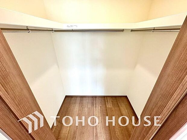 たっぷりと荷物を入るよう広々としたウォークインクローゼットを完備、使い勝手の良さを追求しております。。