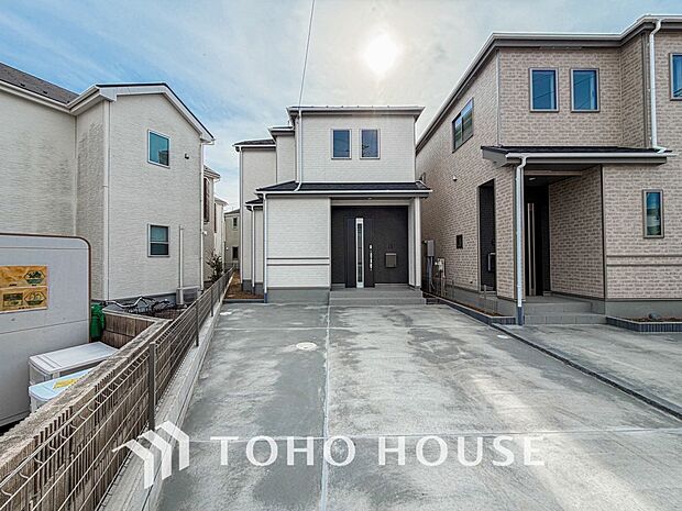 マンションとは違う敷地内駐車。ご主人様のお車のお手入れにも気合が入りますね。