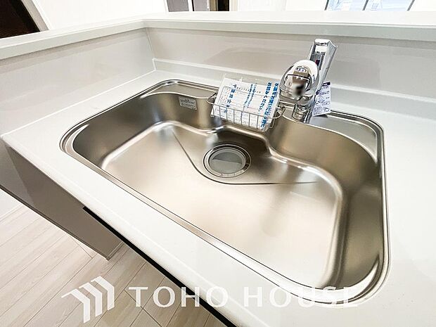 ワンタッチで浄水と原水を切り替えできる浄水器一体型水栓は水道水に含まれる有害物質を除去してくれます。