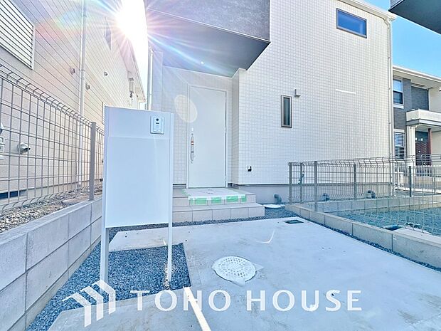 宅配ボックスは、ネットショッピングなどによって増加傾向の小型のお届け物の受け取りにができて便利です。