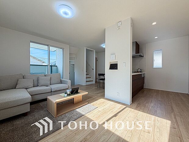 作り手の「気持ちの良いリビングでお過ごししていただきたい」という思いを感じさせます。