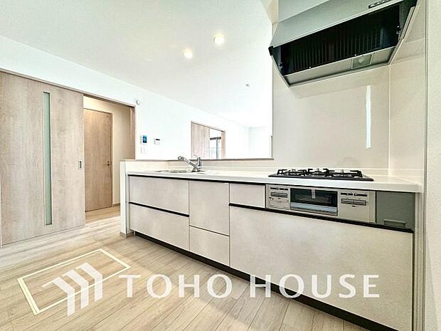 広々としたキッチンスペースで快適に作業ができると、毎日のお料理もより一層楽しく取り組めそうですね。