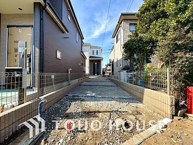 家のすぐ前に駐車場があるため、出入庫がスムーズで時間を気にせず快適にご利用いただけます。