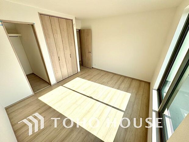 白を基調とした室内は、明るい住空間を造り出すだけでなく、清潔感をもたらしてくれます。