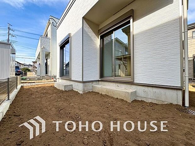 日当たりも良く、家庭菜園や植栽を育てるのに適したお庭はこれからの生活に緑という癒しを与えてくれます。