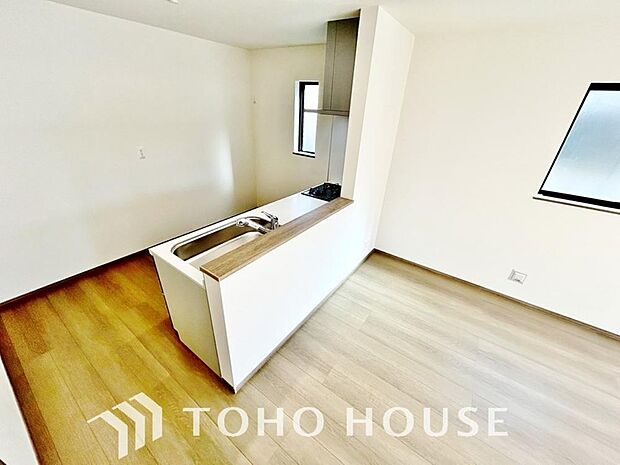 広々としたキッチンスペースで快適に作業ができると、毎日のお料理もより一層楽しく取り組めそうですね。