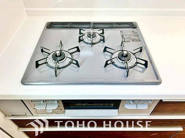 毎日料理をする、料理が好き、家族が多くて量を作る必要がある、等の方々にとっては必須の3口コンロ。