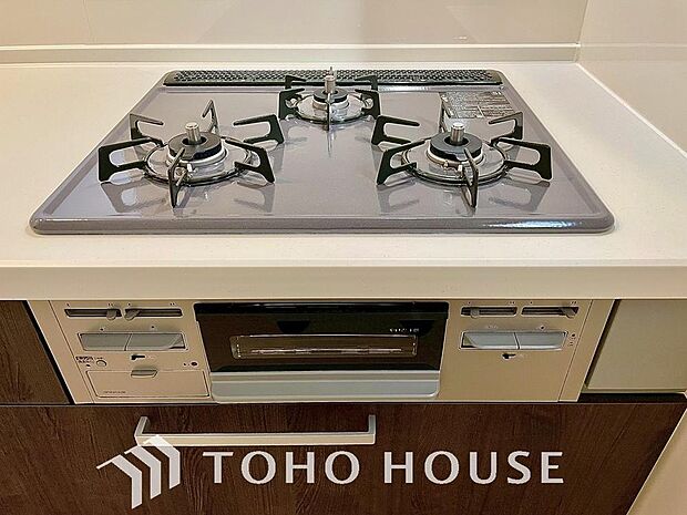 毎日料理をする、料理が好き、家族が多くて量を作る必要がある、等の方々にとっては必須の3口コンロ。