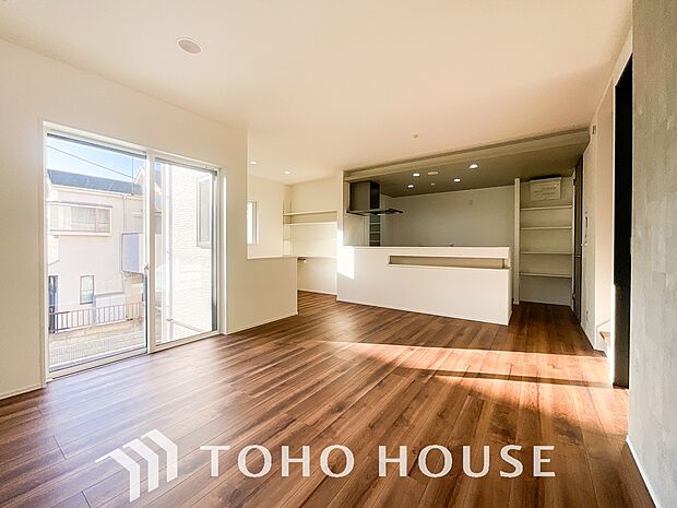 家は、ただ生活する場ではなく、笑顔の毎日、安らぎの日々のために、暮らしを愉しく、快適にする場所。