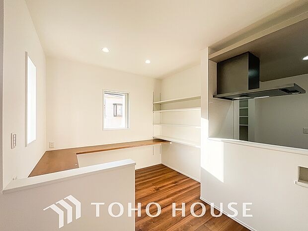 広々キッチンを採用。みんなで作った料理を召し上がりながらの会話は、どのような物になるのでしょうか。