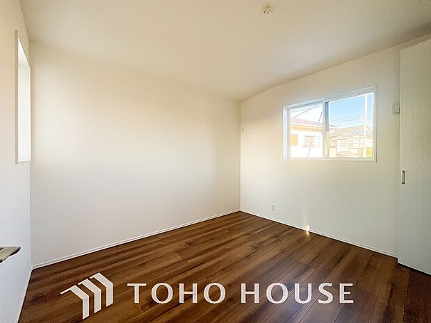 生活感を感じない空間では落ち着く事はできません。絶妙な雰囲気、配色、素材感を意識してコーディネート。