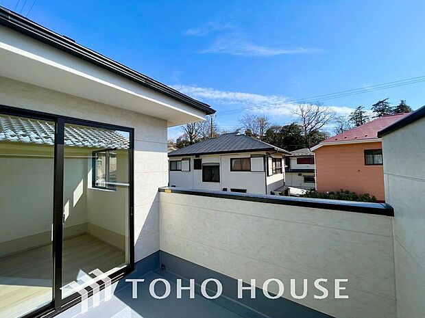 太陽に愛された邸は、陽当り、通風に優れた魅力的で快適さを追求した邸宅です。