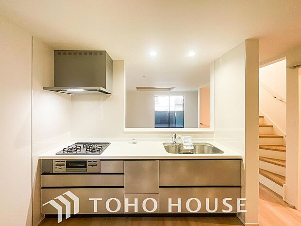 広々キッチンを採用。みんなで作った料理を召し上がりながらの会話は、どのような物になるのでしょうか。