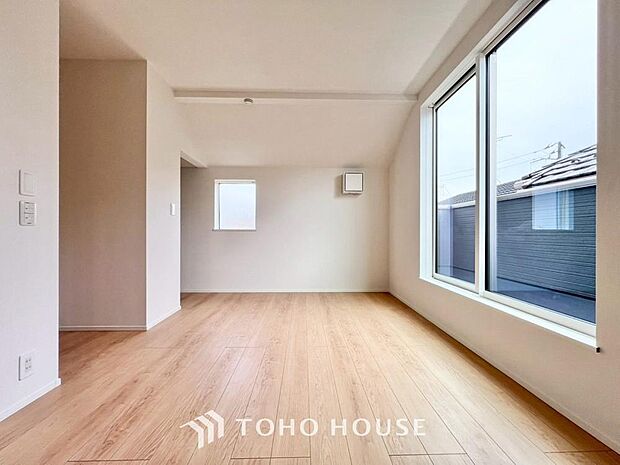 一日の疲れを癒やしてくれる主寝室。時を忘れて過ごす場所として過ごせるお部屋。