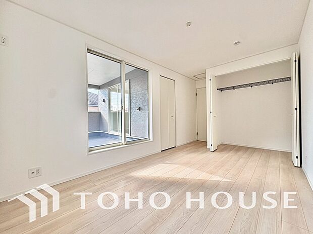 白を基調とした室内は、明るい住空間を造り出すだけでなく、清潔感をもたらしてくれます。