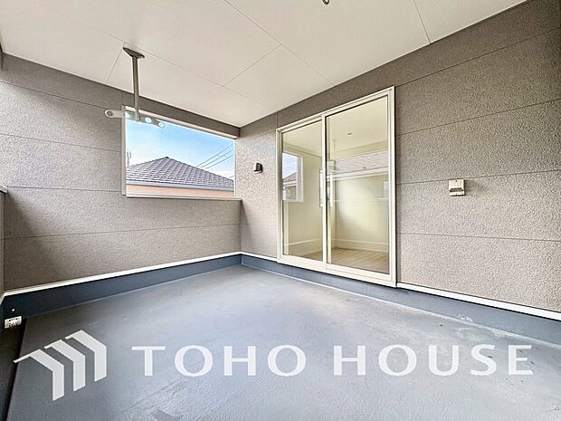 陽光に愛され、環境に恵まれ、家族に包まれた邸宅は、どんなに月日が経っても色褪せる事なく輝き続けます。