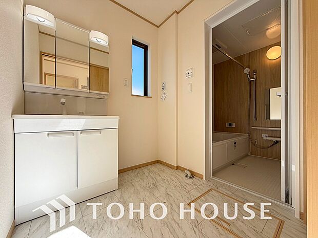 シンプルだからこそ使いやすい。スタンダードなデザインの洗面台はお掃除もしやすくいつも清潔。