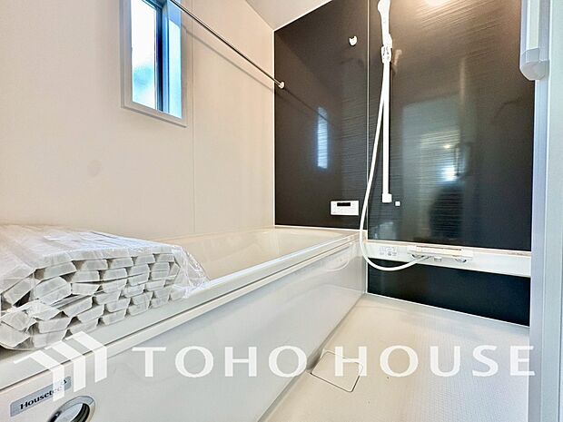 一日の疲れを癒すための心地よいバスタイムを演出する浴室はゆとりあるサイズを採用。