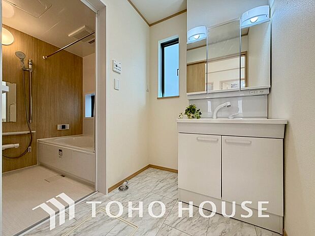 シンプルだからこそ使いやすい。スタンダードなデザインの洗面台はお掃除もしやすくいつも清潔。