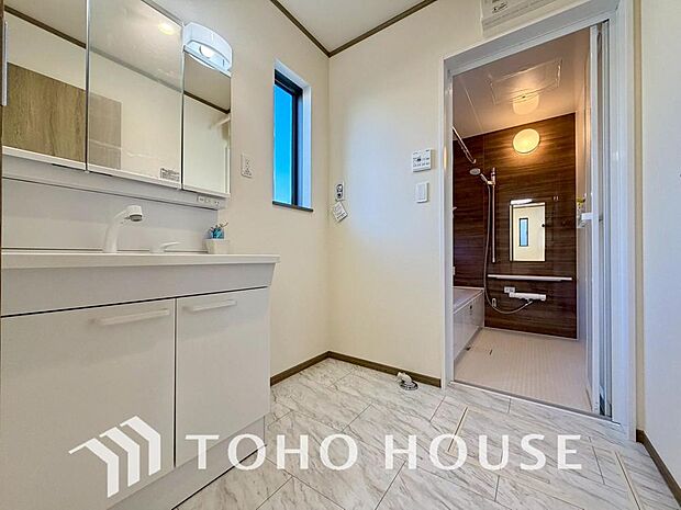 シンプルだからこそ使いやすい。スタンダードなデザインの洗面台はお掃除もしやすくいつも清潔。