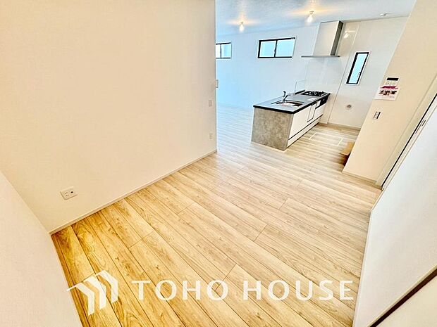 家族皆が集まる場所だからこそ、一番明るく使い勝手のいい空間に仕上げております。