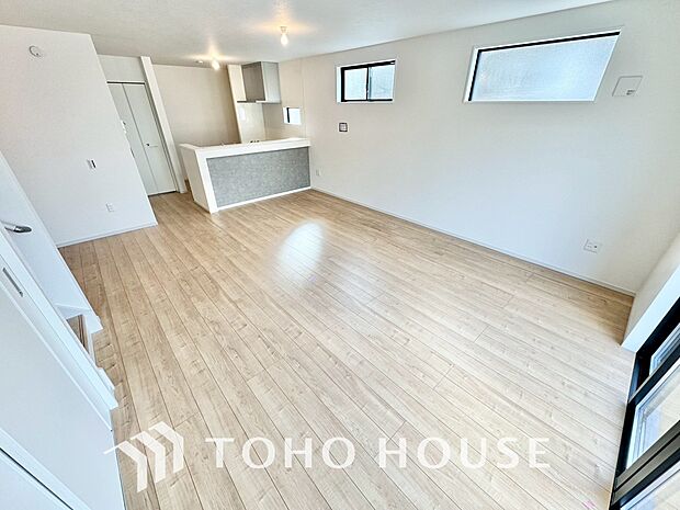 家族皆が集まる場所だからこそ、一番明るく使い勝手のいい空間に仕上げております。