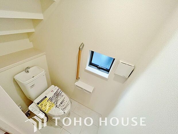 清潔な空間であって頂けますように、目に留まるだけではなく汚れをふき取り易いフロアと壁紙をチョイス。